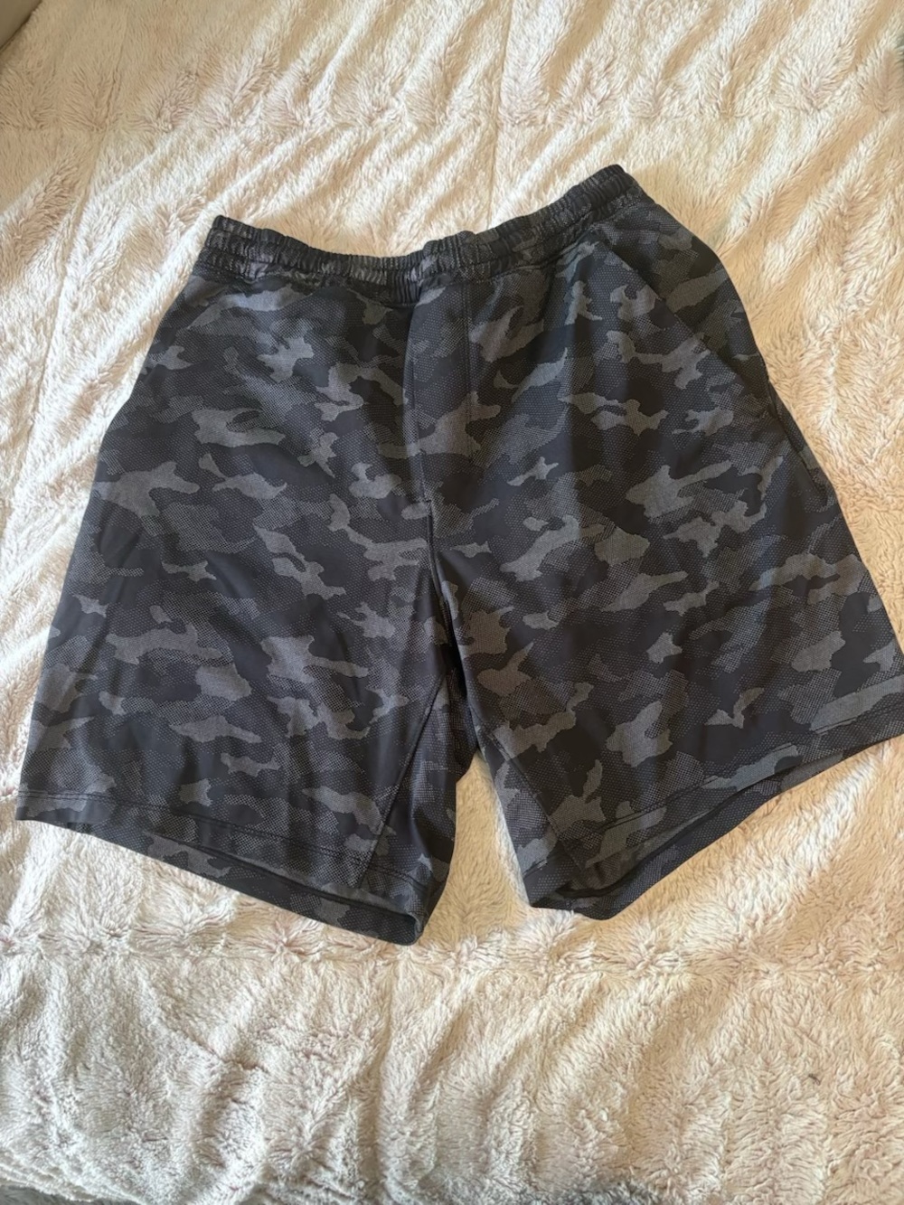 Lululemon Pace Breaker 7” lined shorts